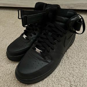 Nike Air Force 1 Mid ‘07 Triple Black
